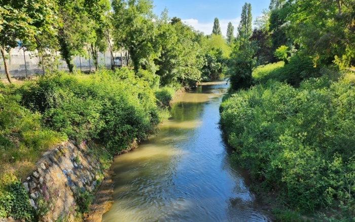 Rivière Huveaune près d’Aubagne – trajet VTC ou taxi Marseille Aubagne