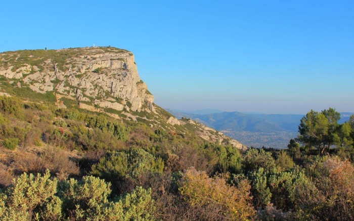 Massif du Garlaban à Aubagne – accès en VTC ou taxi depuis Marseille